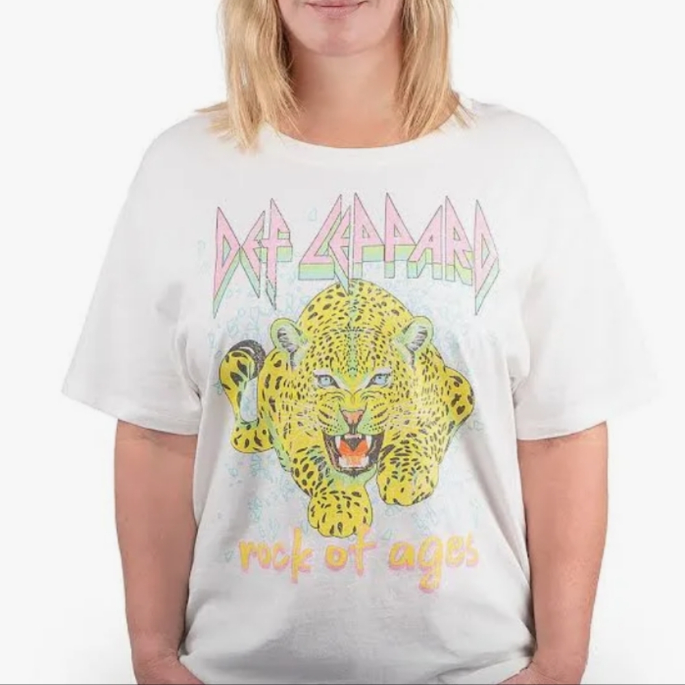 Def Leppard Graphic Band Tee